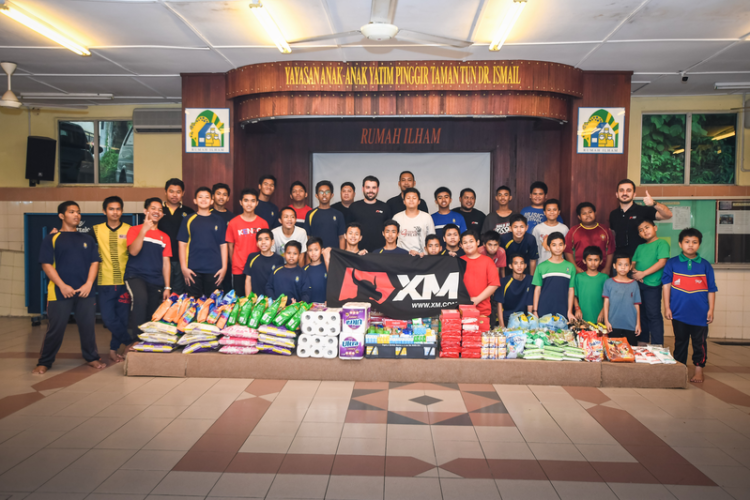 XM quyên góp từ thiện cho trẻ em Đông Nam Á